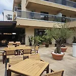 Hotel Roca Del Mar