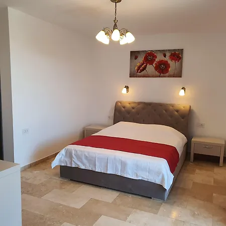Hotel Roca Del Mar