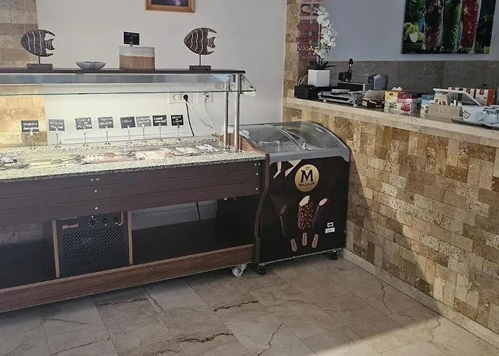 Hotel Roca Del Mar 3*